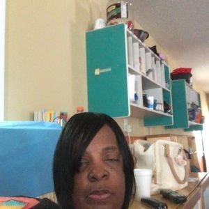 Meet your Posher, Pamela